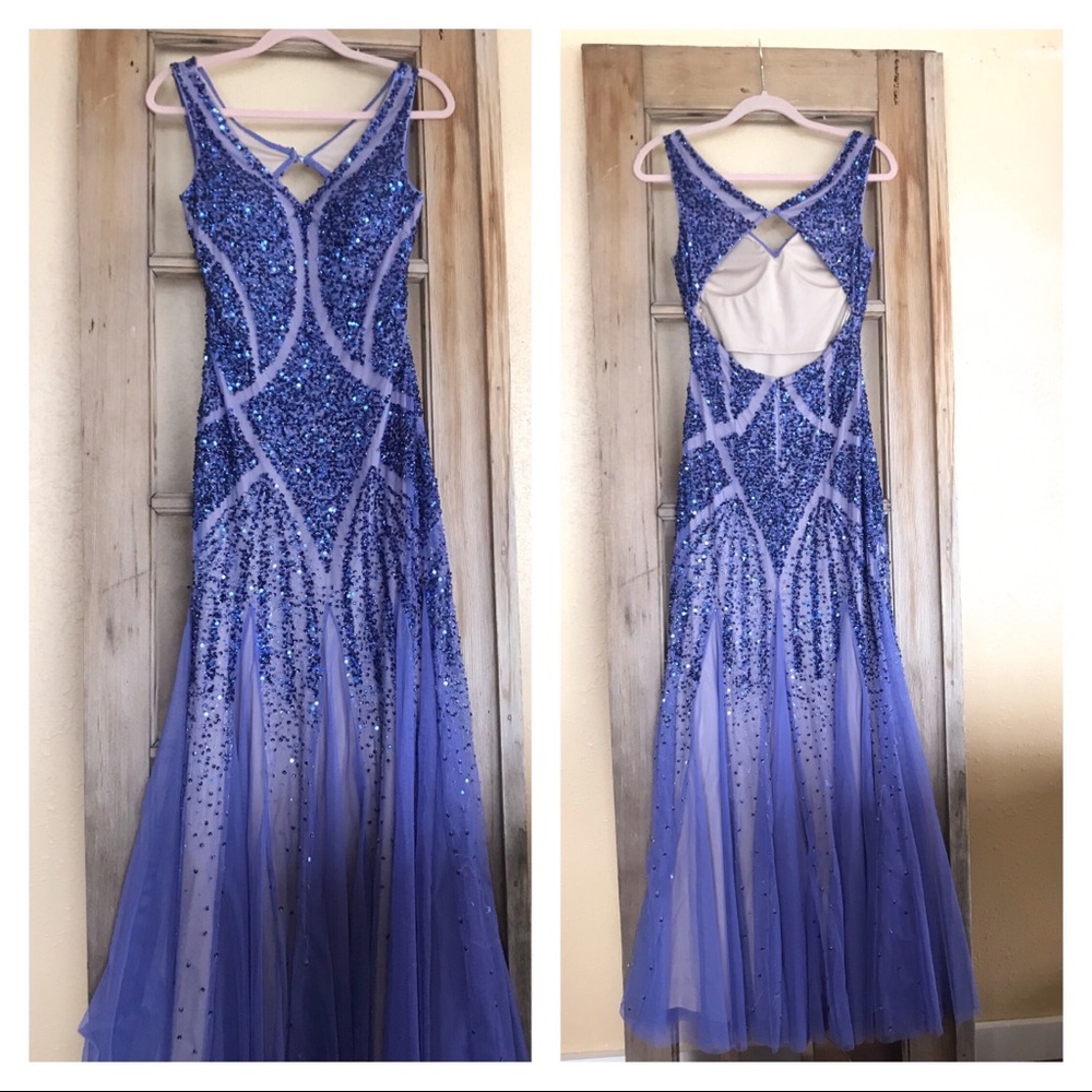 ADRIANNA PAPELL Beaded V Neck Mermaid Gown